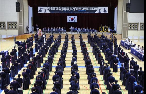 고창군 전국 대학 검도 선수단 고창 찾아 열띤 경쟁… 스포츠마케팅으로 지역경제 활력 기사 이미지